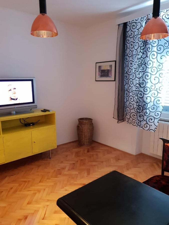 Apartman Pem Pula Exterior foto